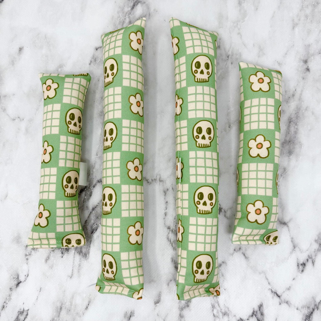 Canvas Kicker - Skulls + Daisies